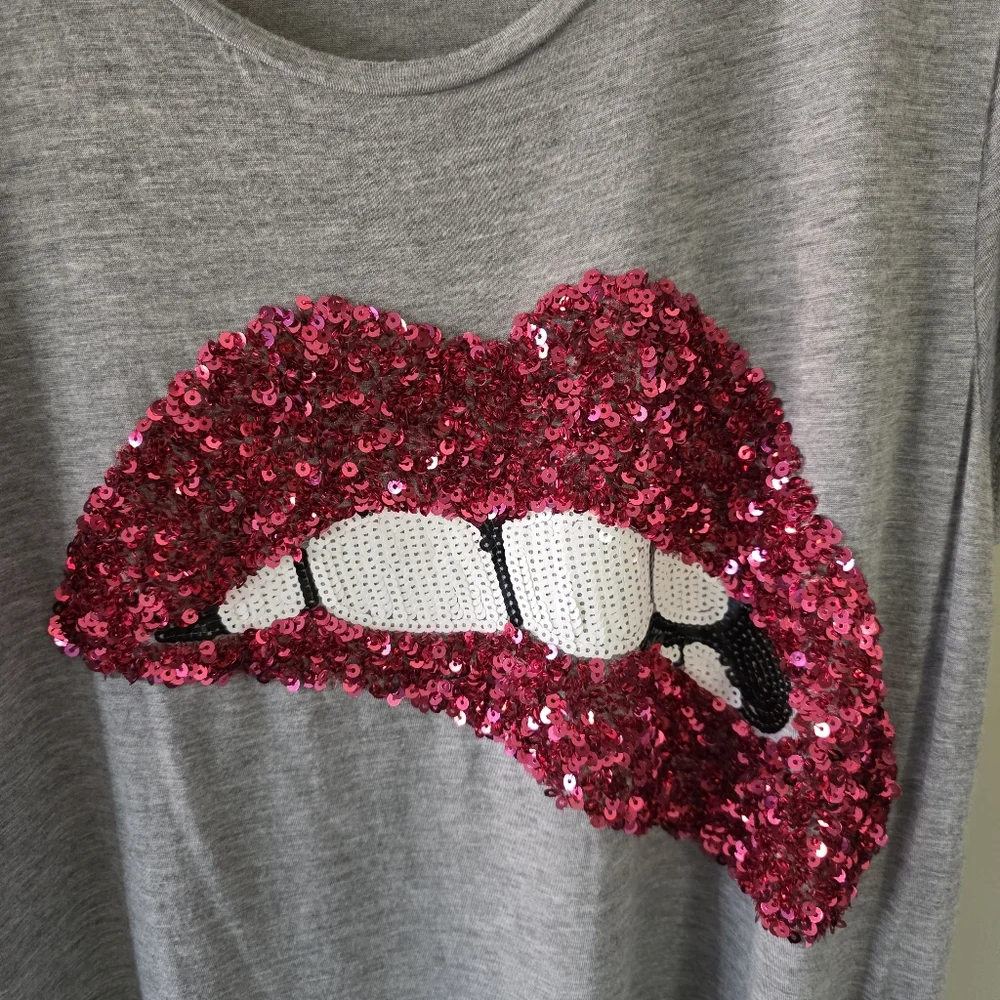 H&M L Y2K Modern Contemporary Indie Sleeze Grunge Sequin Lips Graphic T-Shirt - Picture 4 of 12